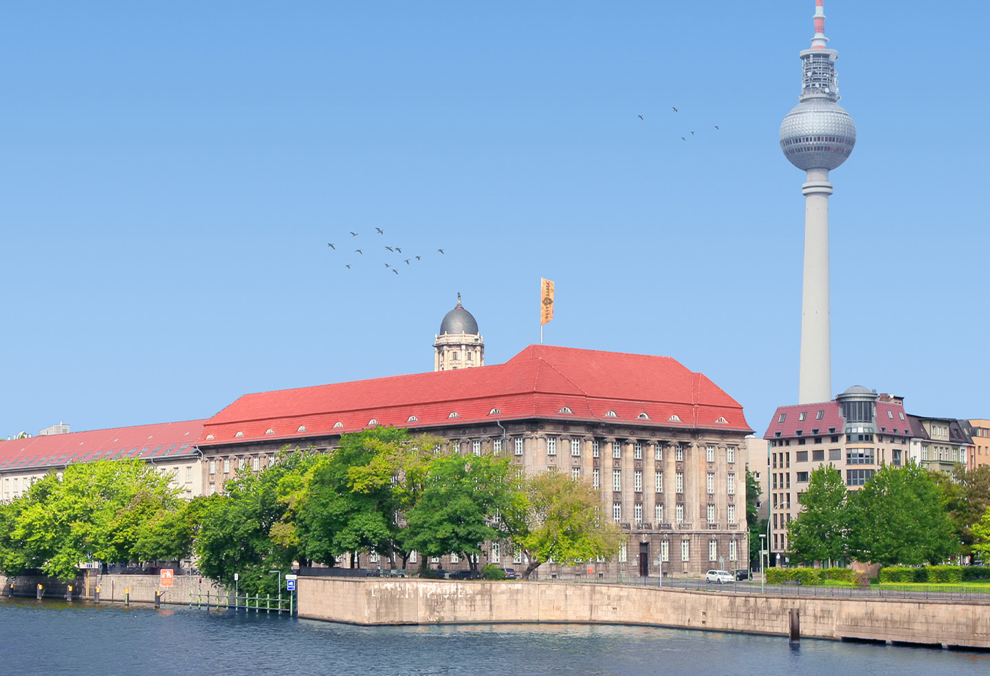 Standort der BEST-Sabel Designschule in Berlin Mitte mit Blick auf die Spree